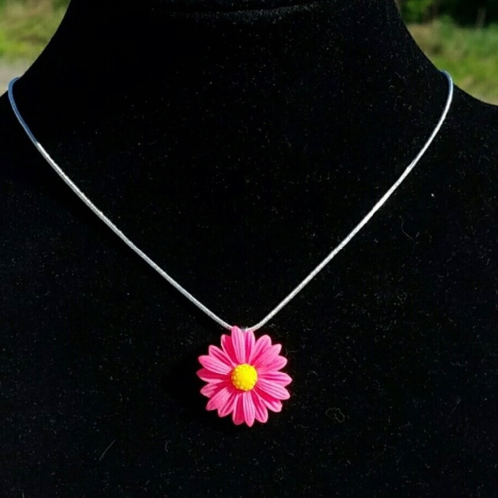 Fuchsia Pink Gerbera Daisy Snakeskin Chain Necklace - Picture 6 of 7